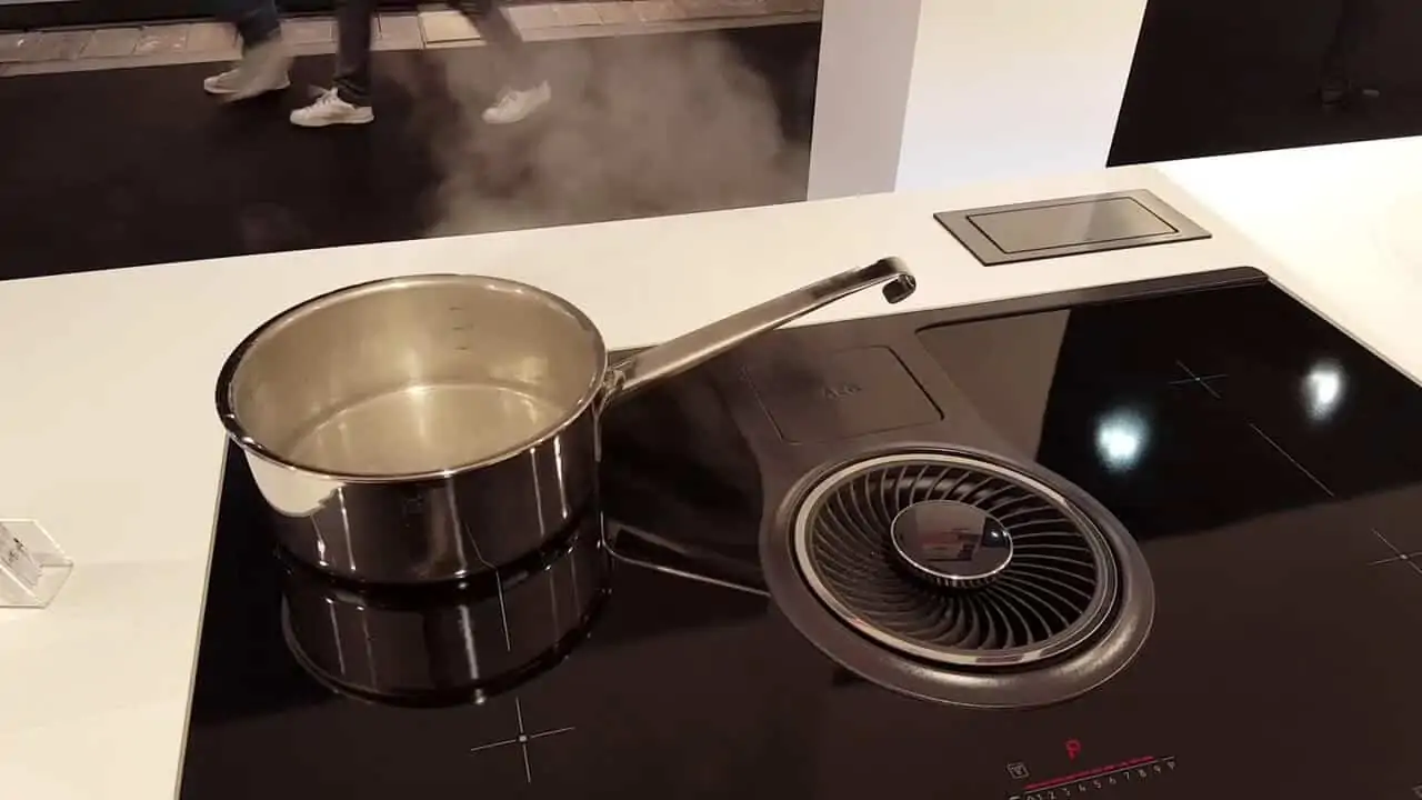 AEG combo hob is an ideal smart induction hob for kitchen platform design 