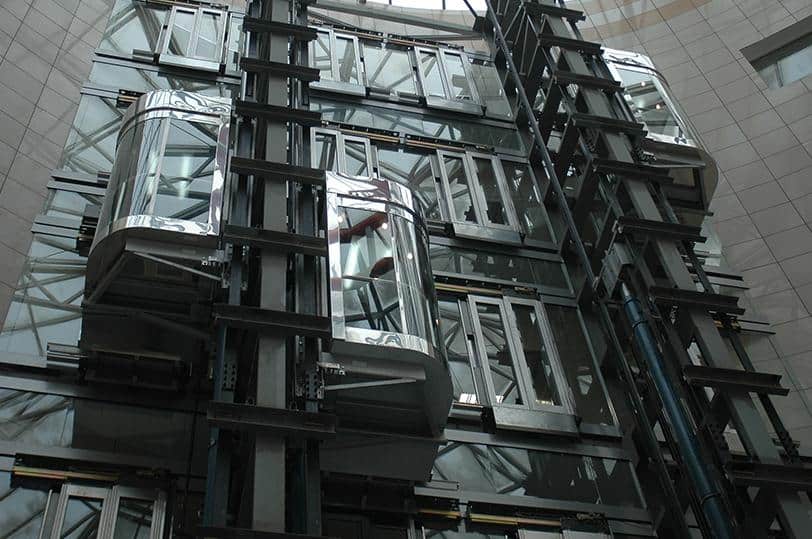 multiple hydraulic elevators for buildings