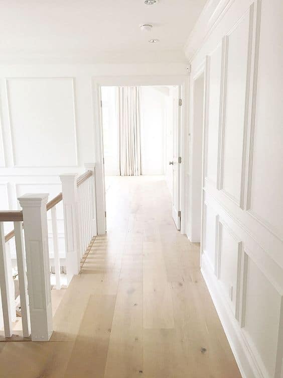 Laminate flooring for a minimalist white house