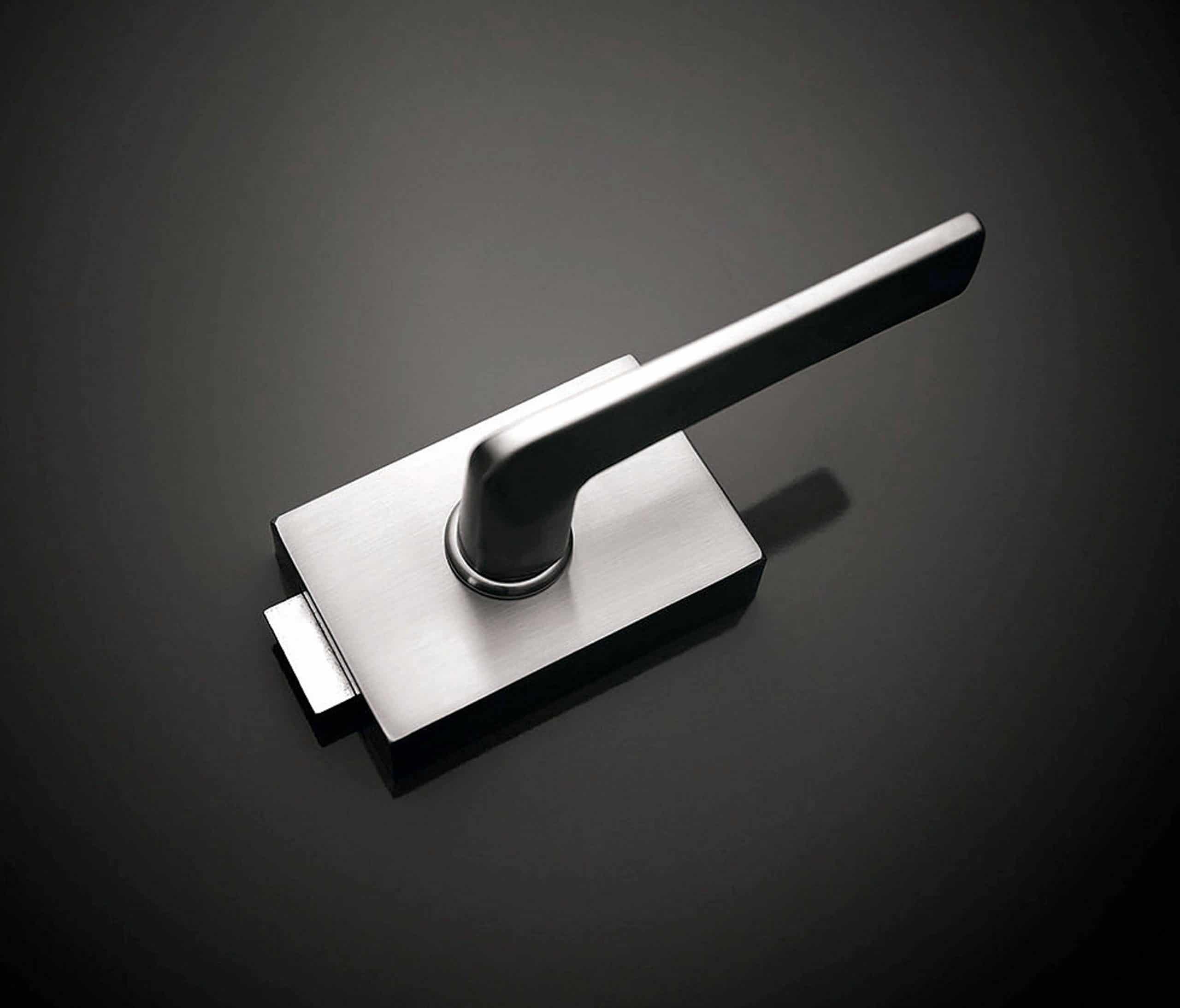 door lock with lever handle