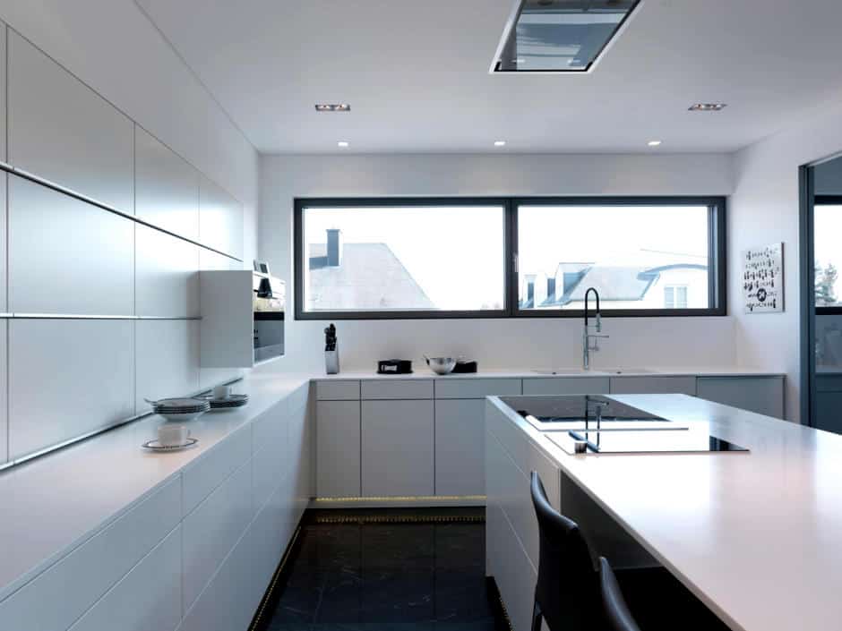 The minimalist kitchen design should follow a proper pattern and theme.