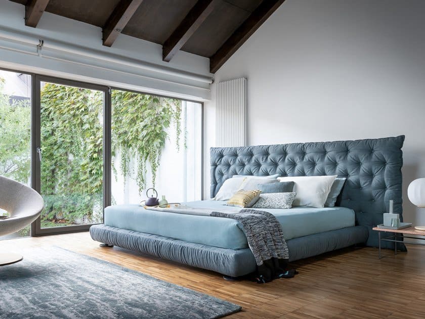  powder blue Full Moon bed by Giuseppe Viganò