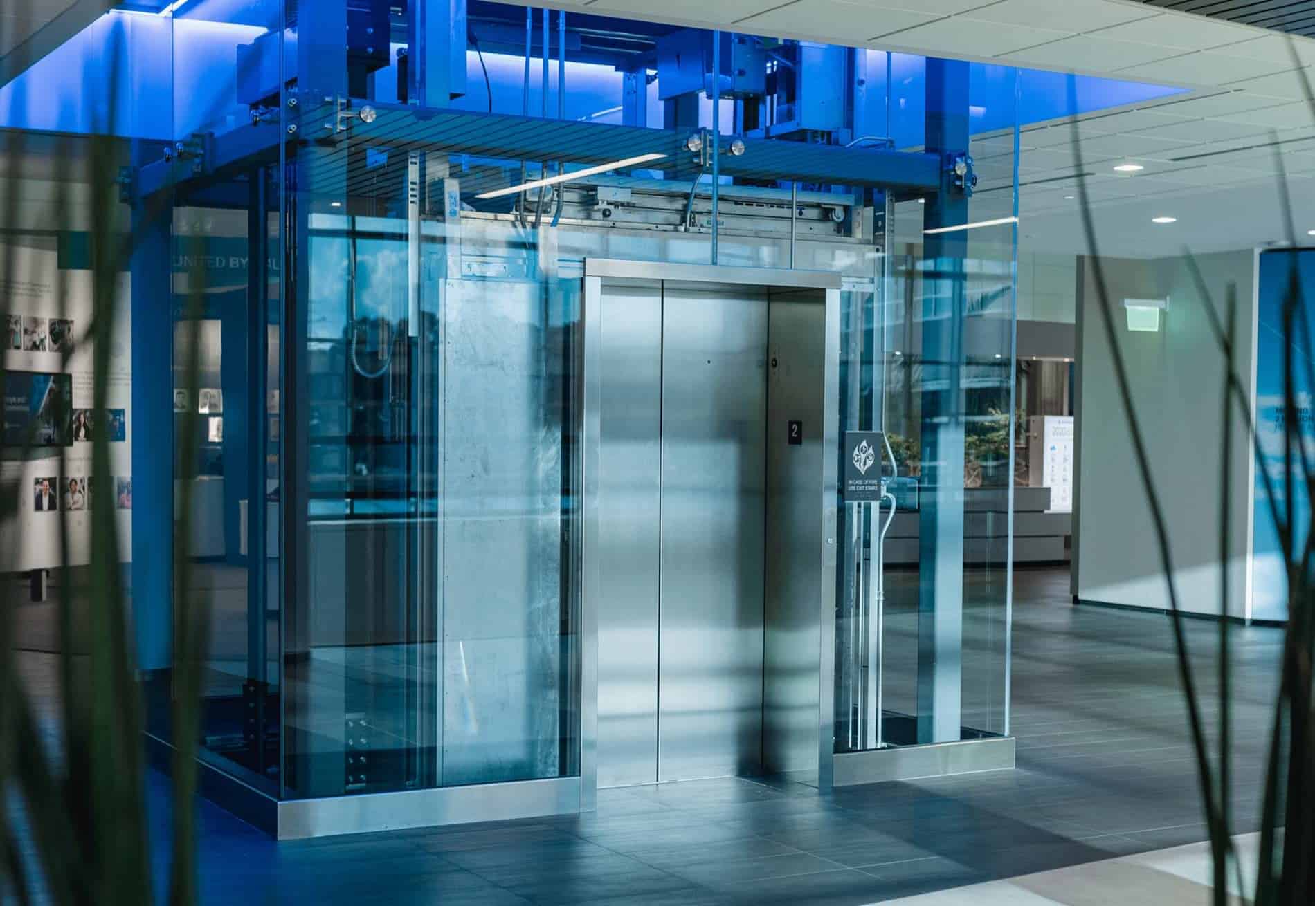 otis elevators / lifts