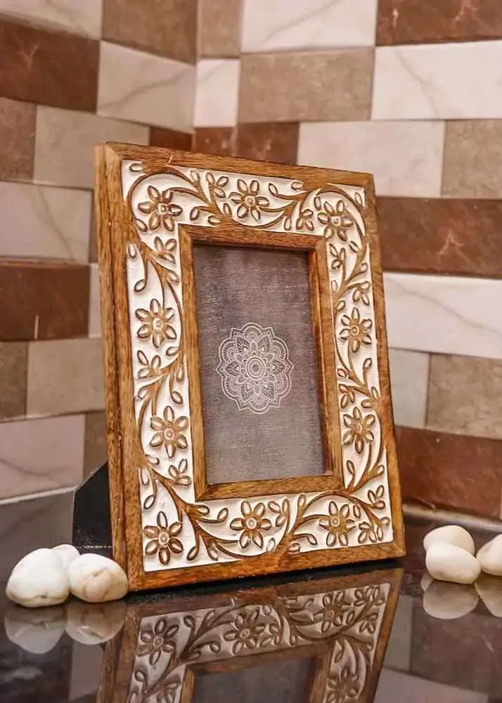 buy beautiful photo frames online with unique designs from collage to wall hanging frame