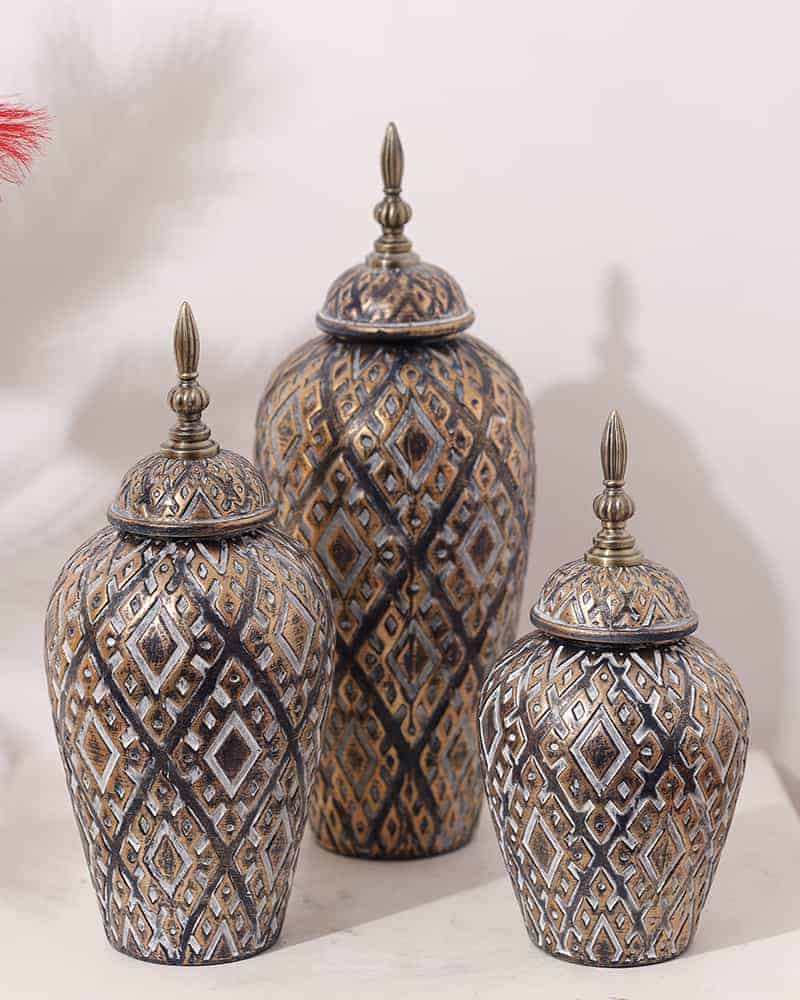 decor item for ،me- ceramic vase antique design