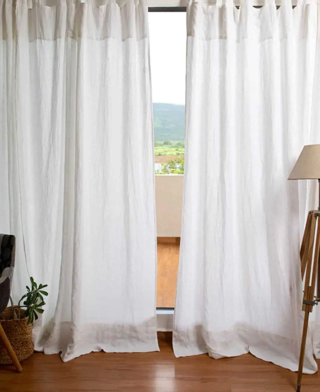 plan white curtain