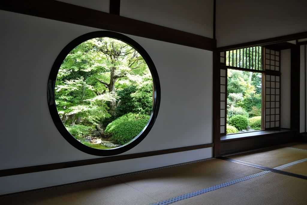 Unique round window