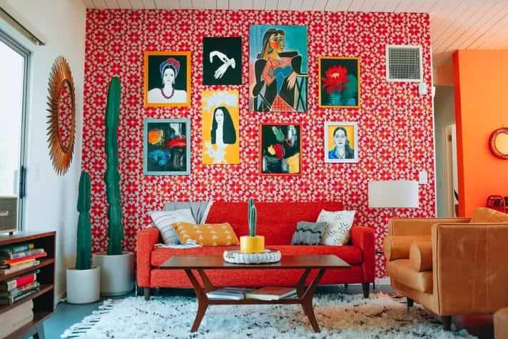 Living room decor with analogous scheme in red, orange and white