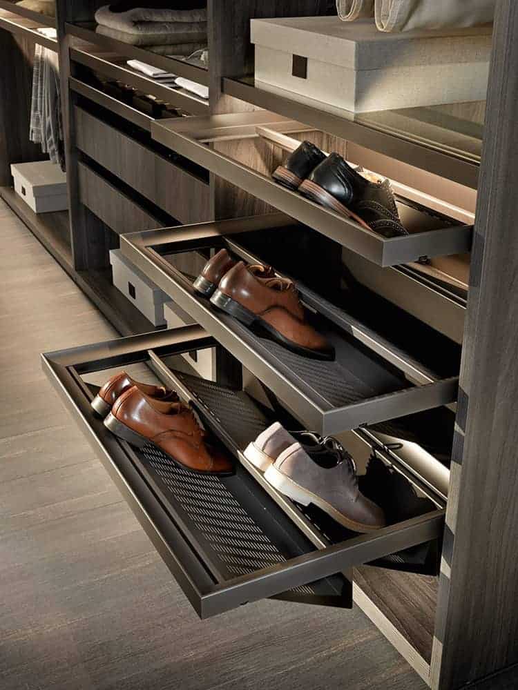 pull-out shelves to store your shoes