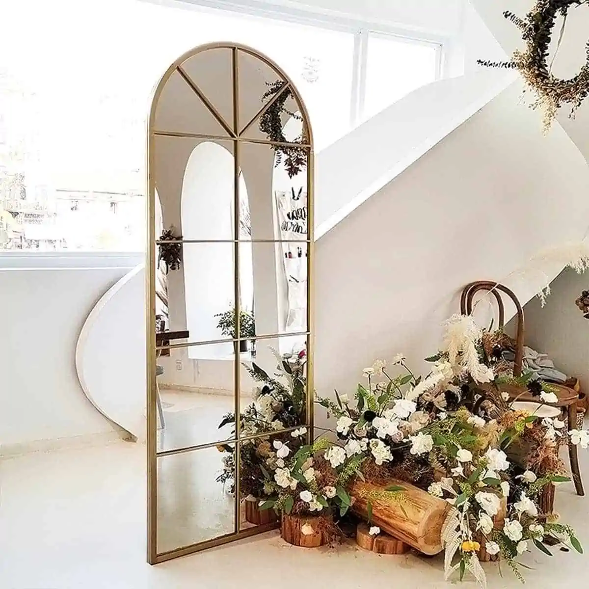 Mirror decoration with indoor plant in living room