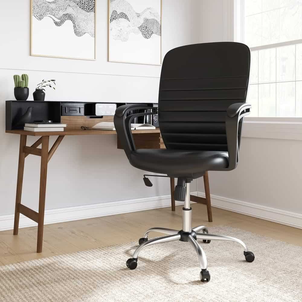 Nilkamal Aries leather finish chair in ،me office with desk