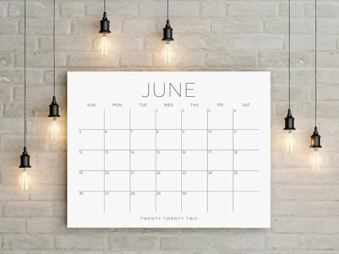 wall calendar with yellow bulbs