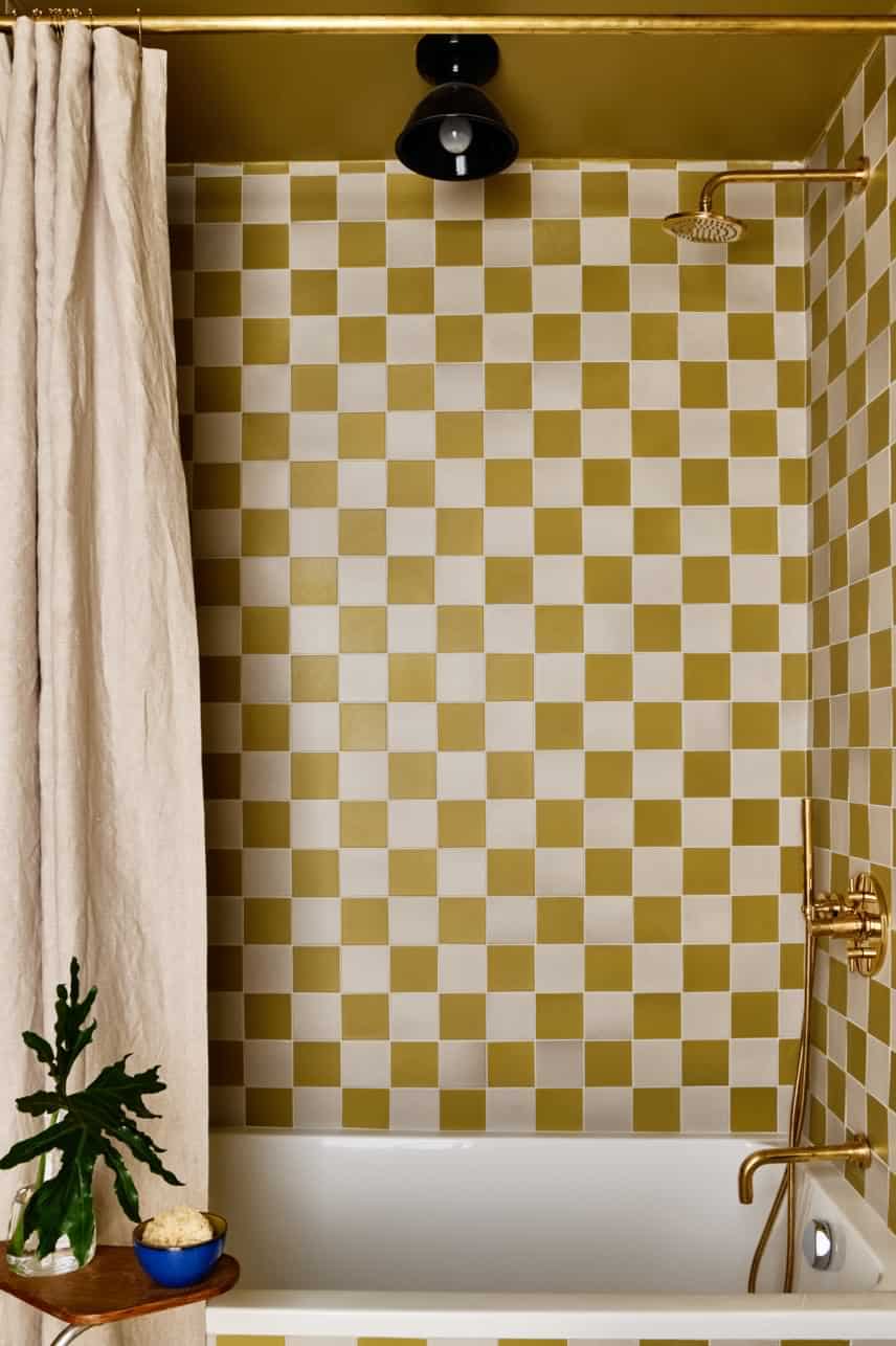Chequered tiles for bathroom