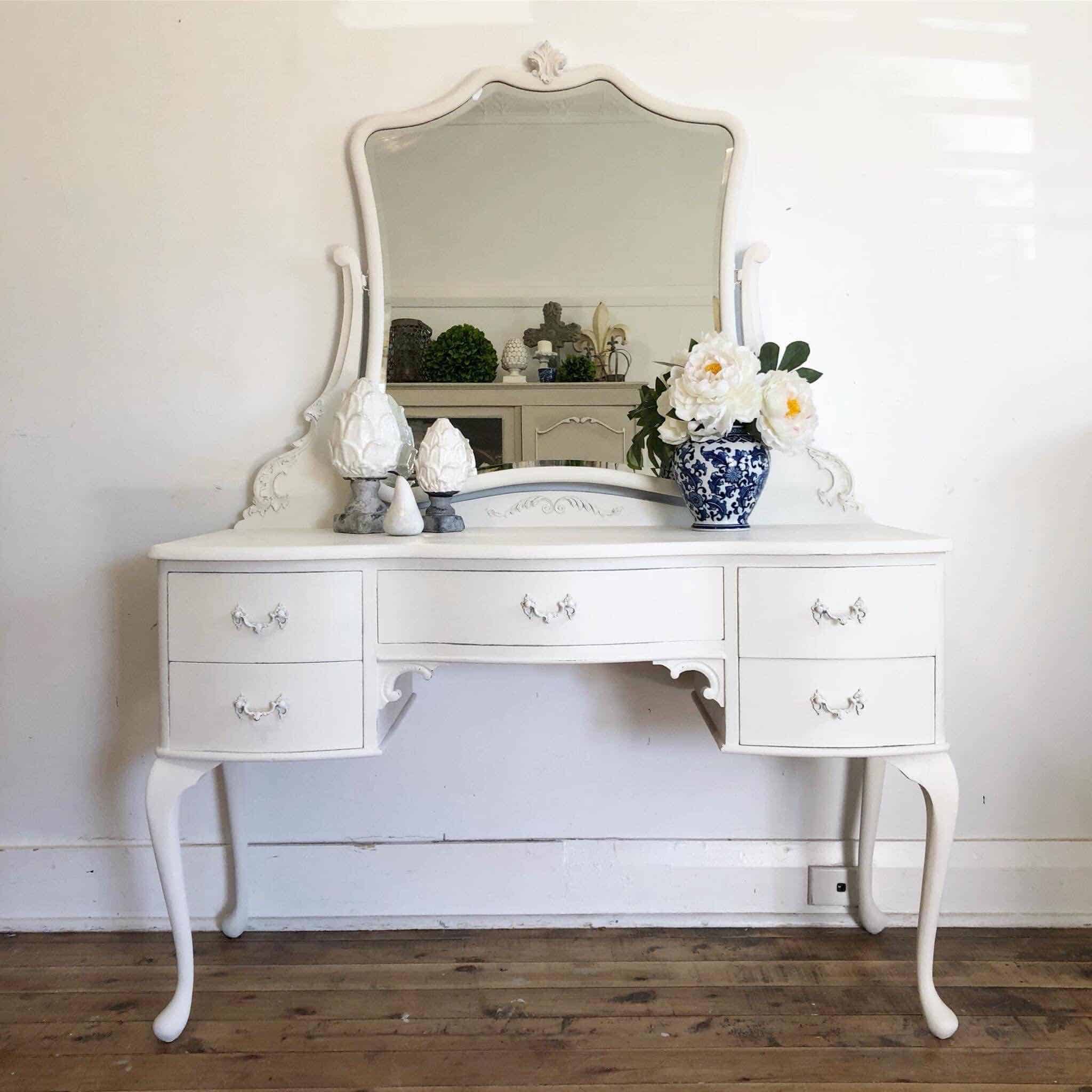 Lilyfield Life: Starters' Guide: how to Antique Painted Furniture