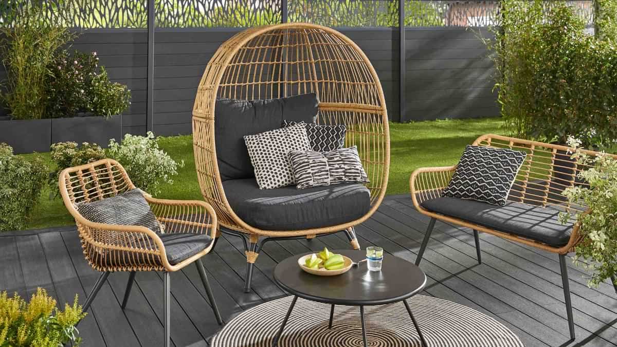 Garden chairs and table: Guide &amp; trending designs unveiled (Buy now!)