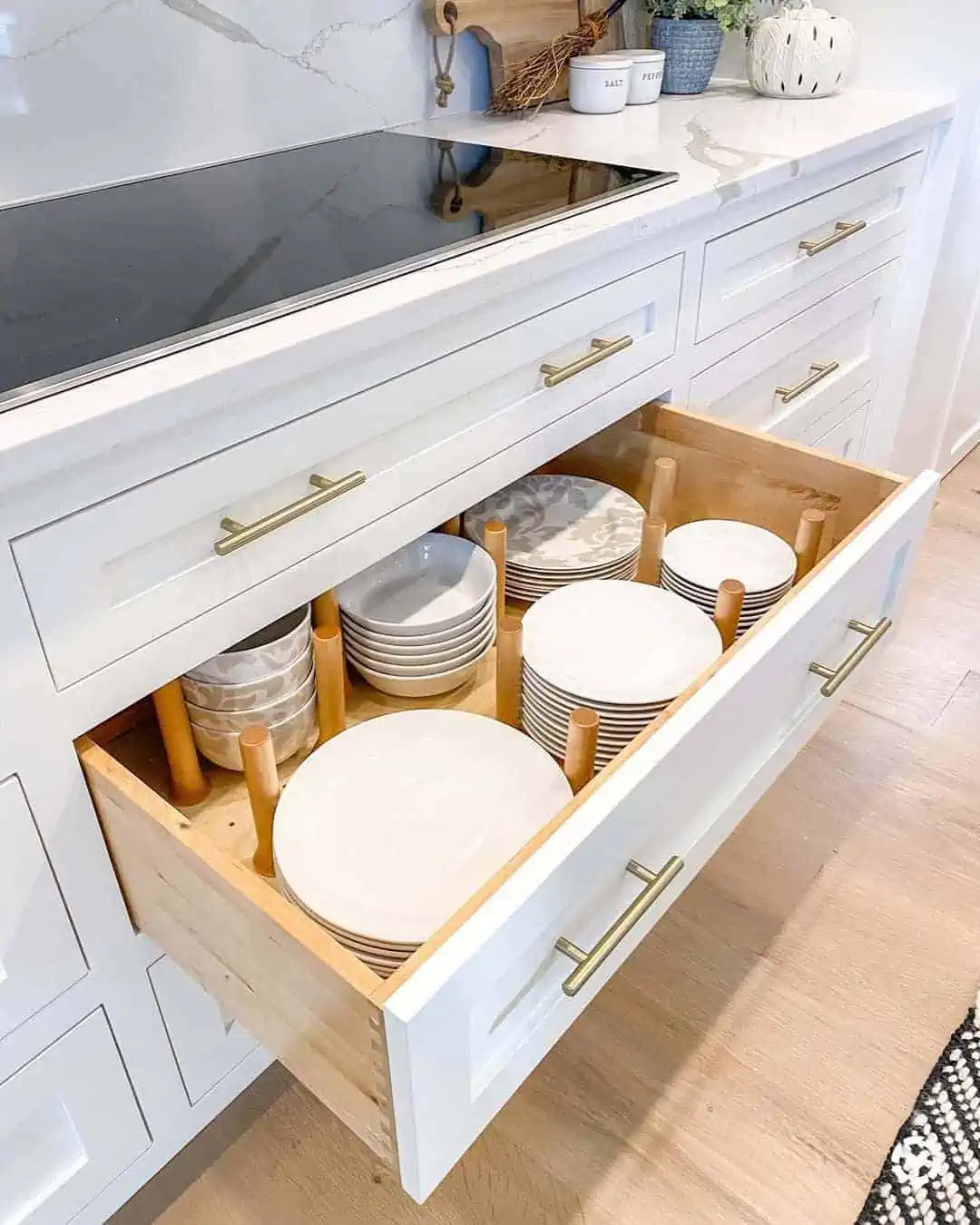 Cardell Kitchen Cabinet Accessories - Pegged Deep Drawer