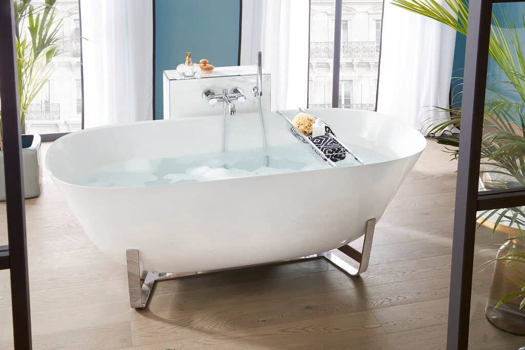 luxury freestanding ceramic bath tub with high gloss steel frame