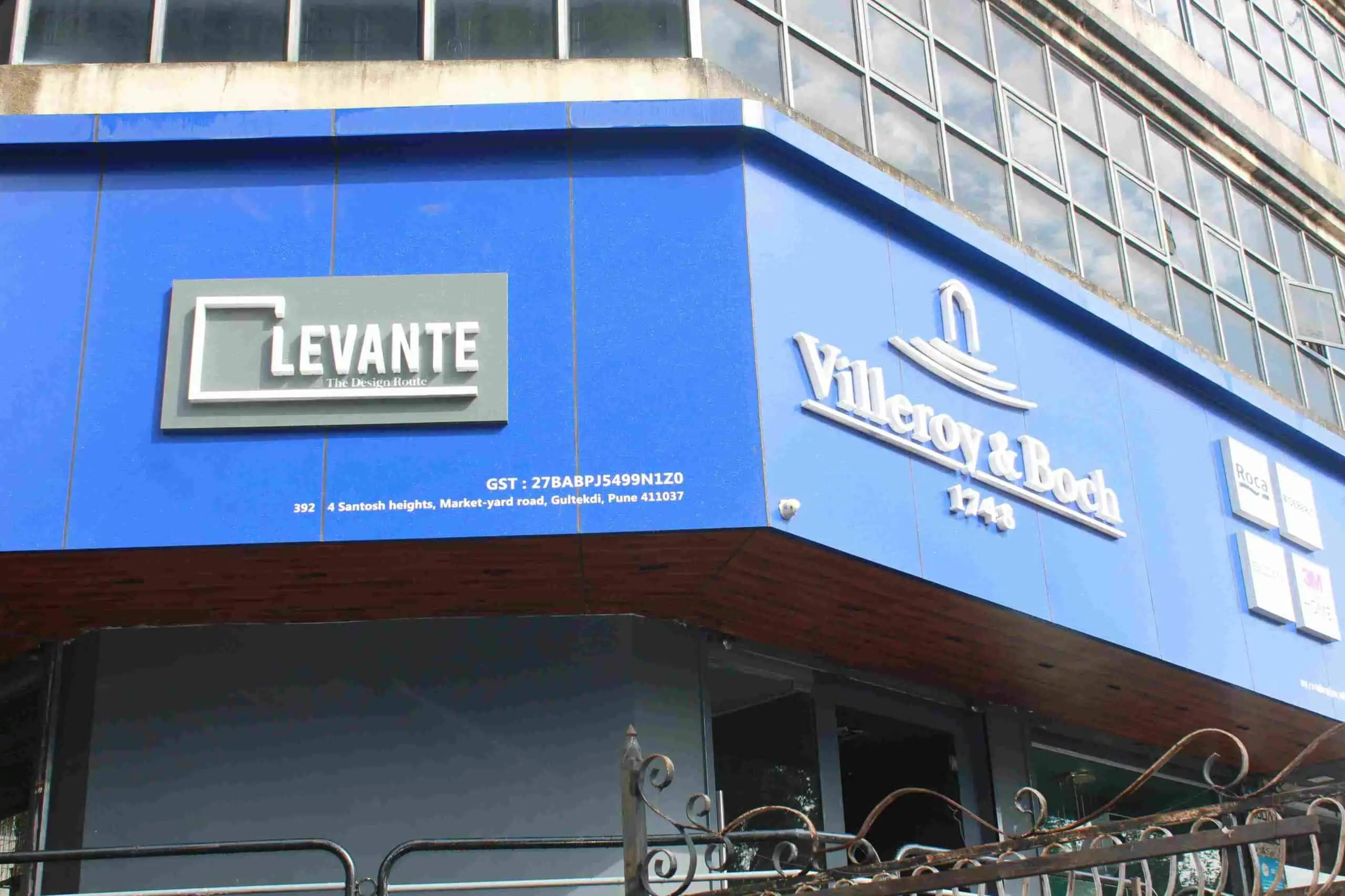Levante store dealers of bathroom fittings and sanitaryware of Velleroy and boch in pune