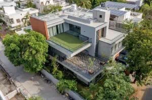 A beautiful multilayered house with roof terrace