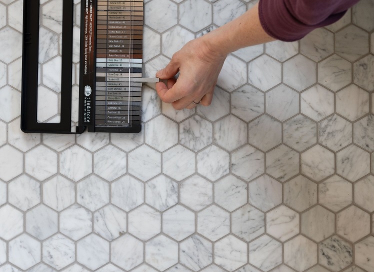 How to choose the grout colors for these geometrical tiles