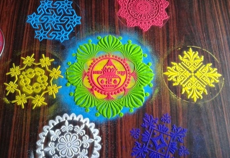 simple and easy rangoli design from stencils