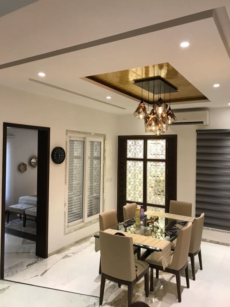 ceiling with gold detailing by false ceiling contractors in chennai, hyderabad, bangalore, coimbatore