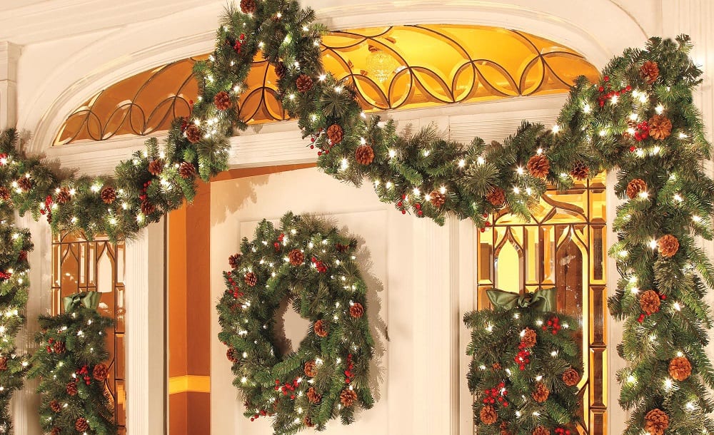 Christmas decoration idea with garlands as decor items for your tree and home
