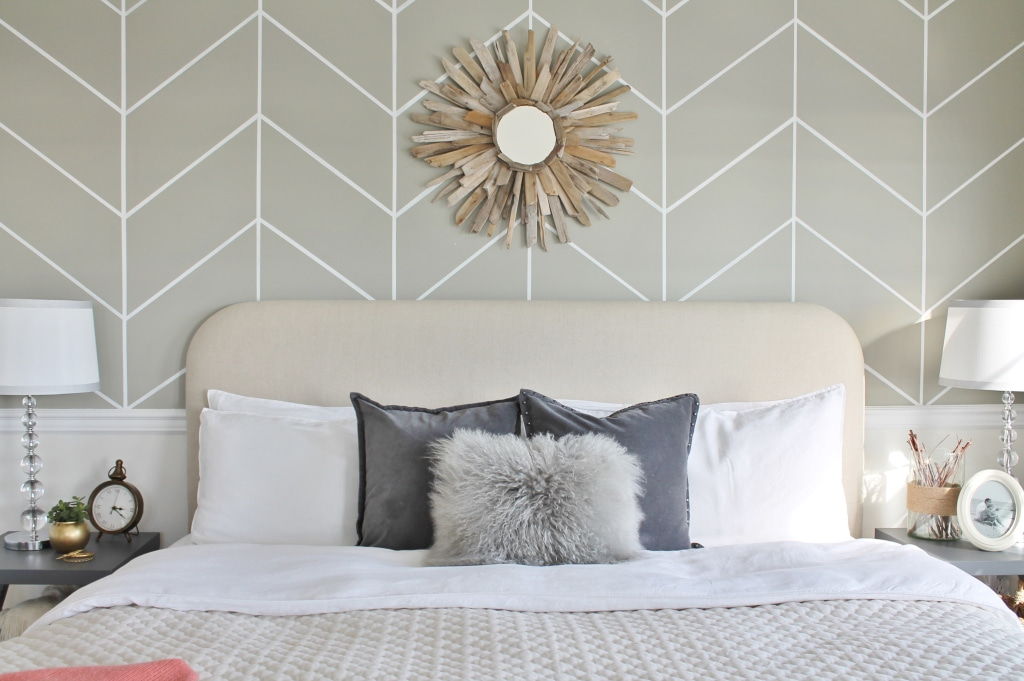neutral coloured wallpaper with patterns, modern cl،y design for bedroom