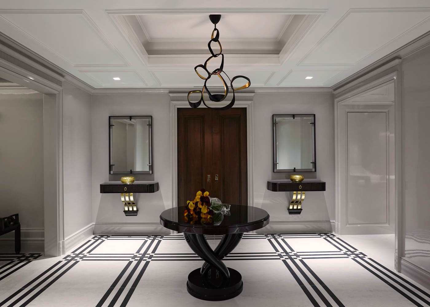 Marble with black stripes in the dinning room