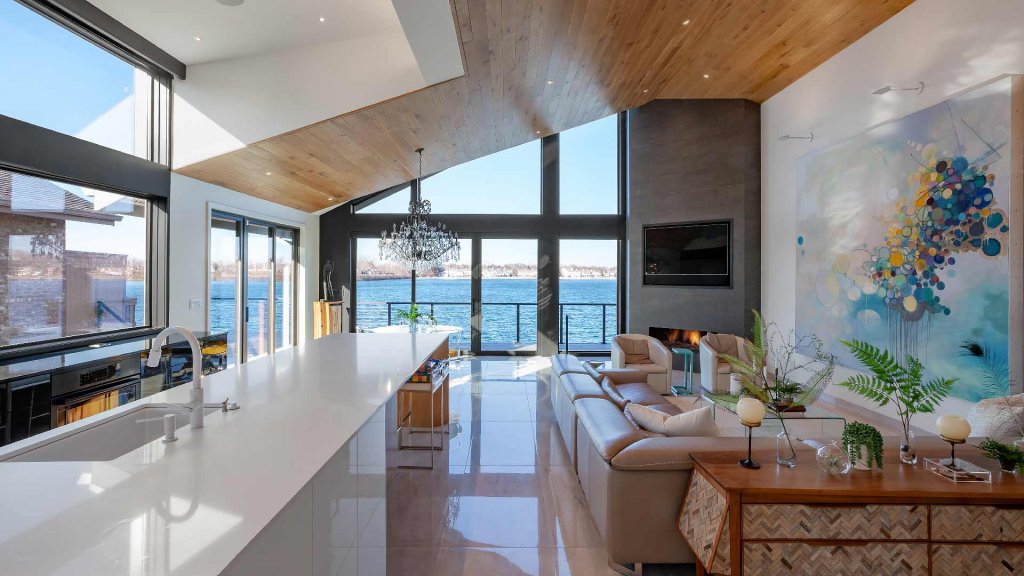 A living room with clerestory windows