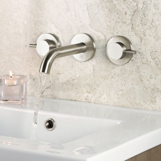 How to choose the best material for bathroom accessories