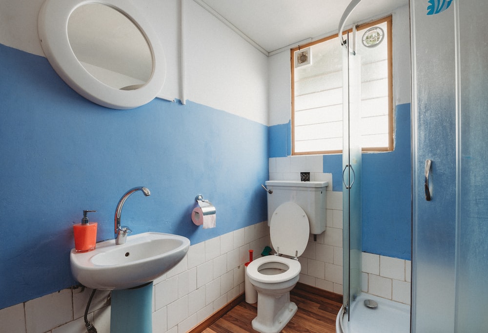 bad ventilation in restroom, avoid this design mistake