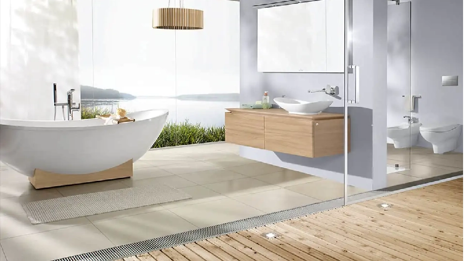 bathtub and vanity 