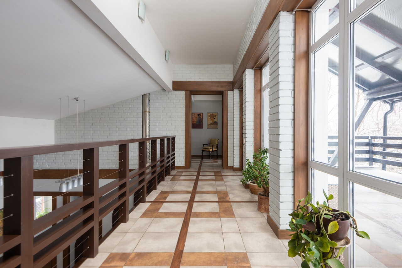 Contemporary cable railing with thin cables and metal frame