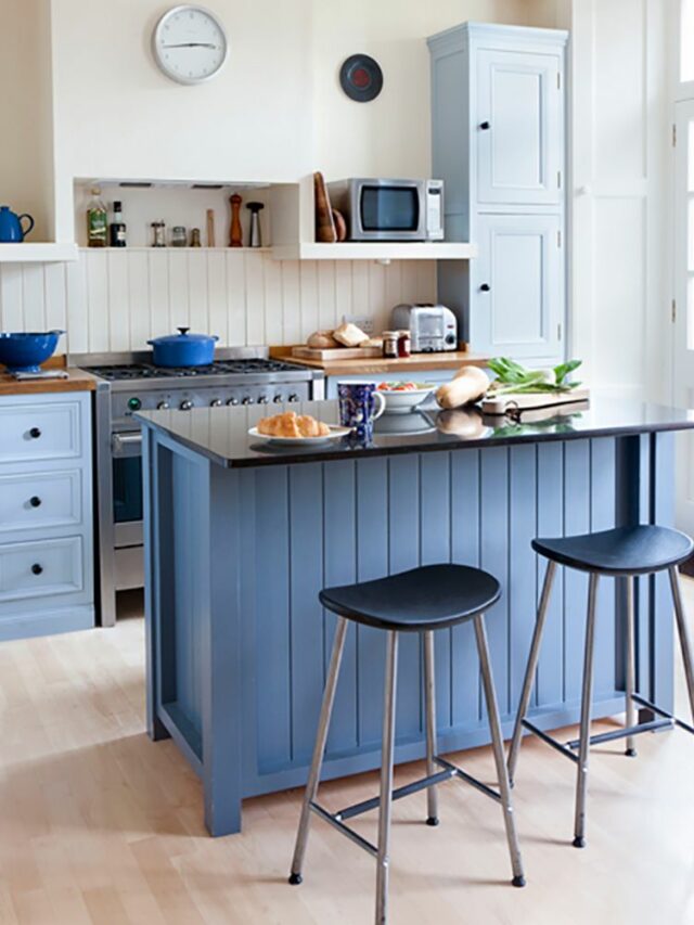 all blue, kitchen decorating ideas, island, stool, faucet