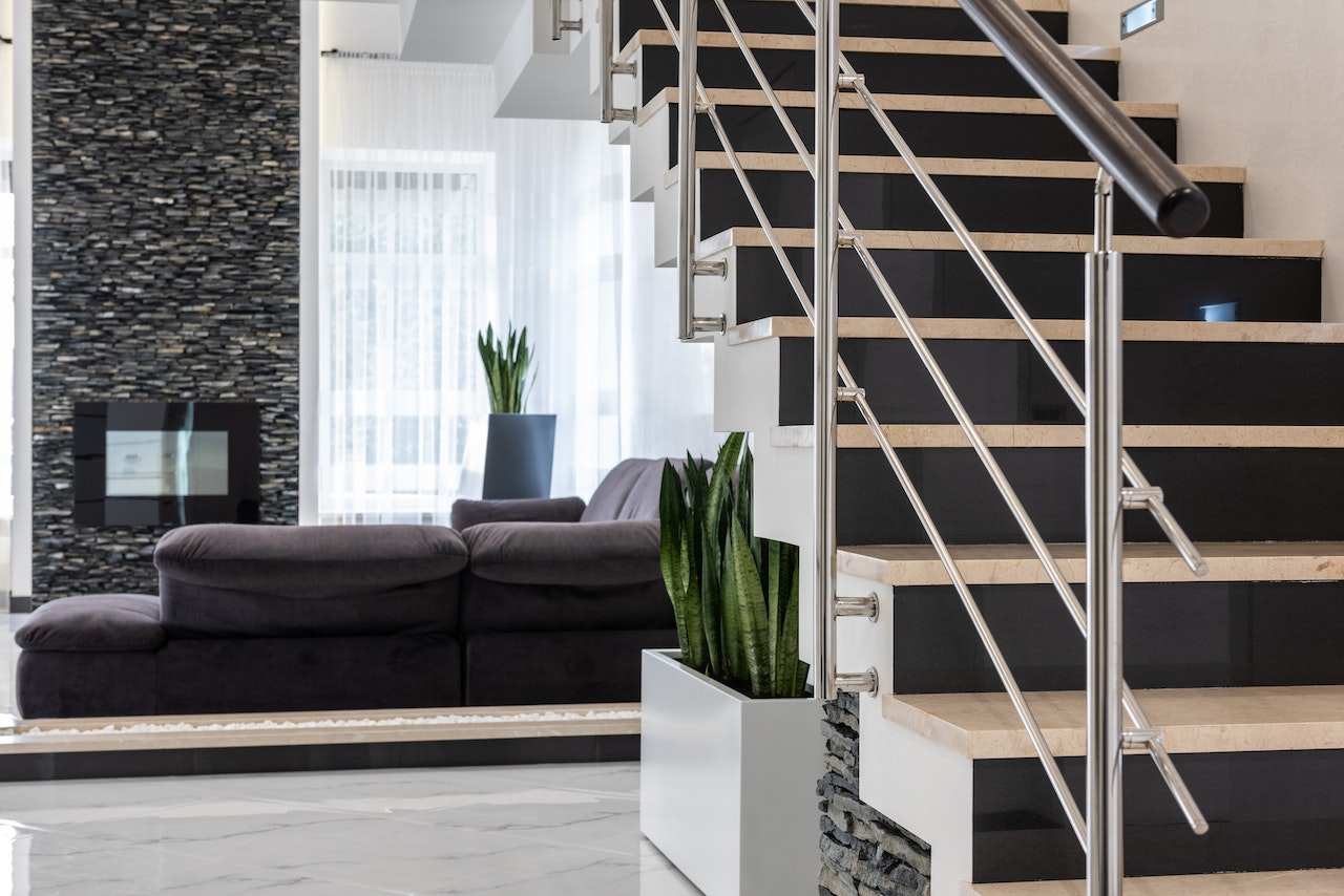 Stainless steel railing for a sophisticated look