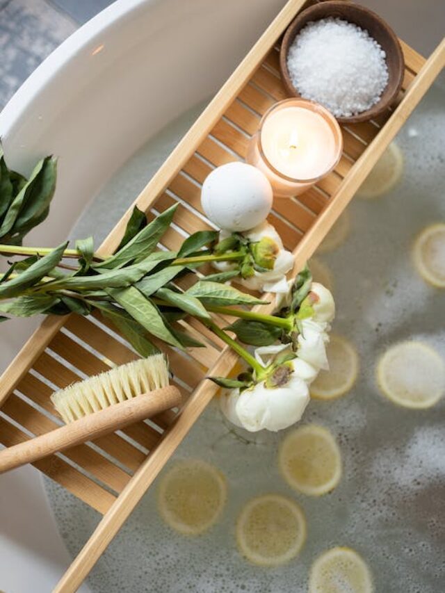 bathroom (Monstera on Pexels.com)