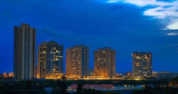 beautiful blue sky with buildings designed by top builders, developers and real estate companies in chennai