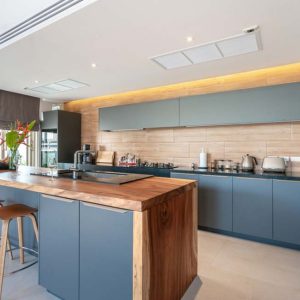 Wurfel Modular Kitchen Design in blue colour