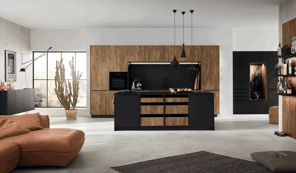 Lavishly designed kitchen by Plüsch