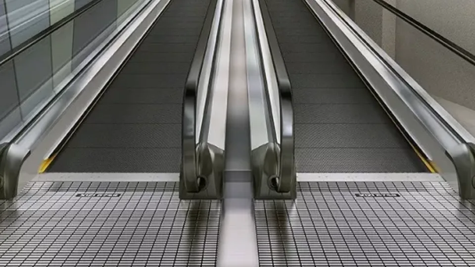 Escalator landing platform