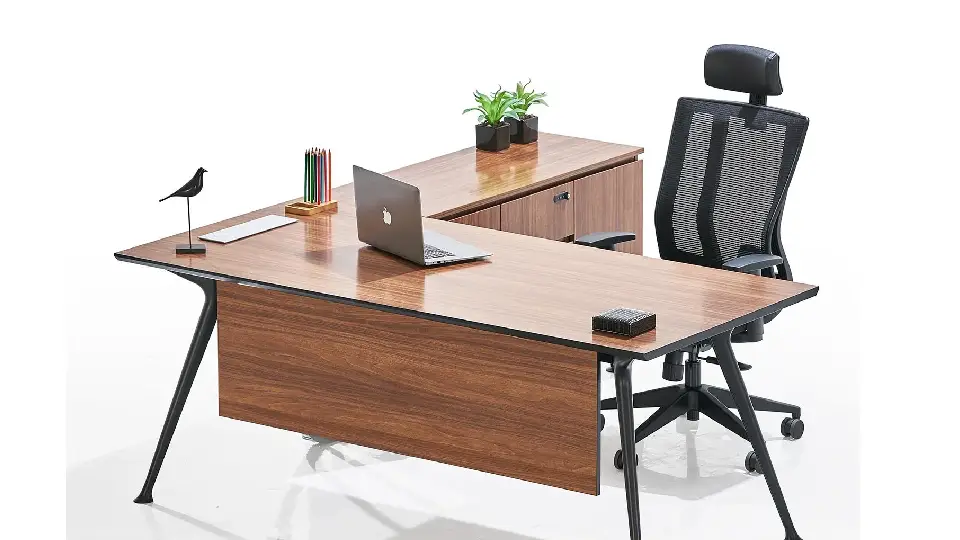 Functional office furniture setup