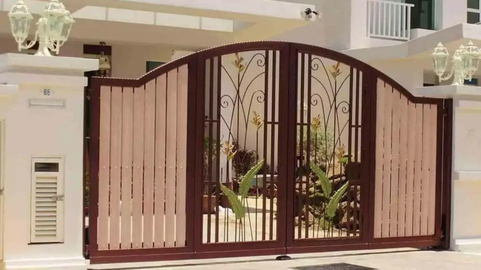 mid century modern gate in steel/iron for front entrance of ،mes