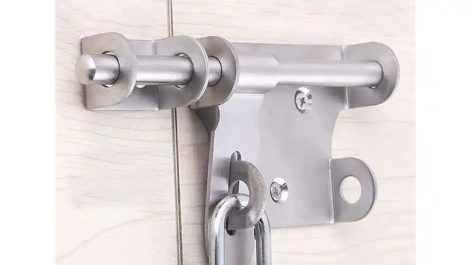 Sliding bolt latches in door hardware