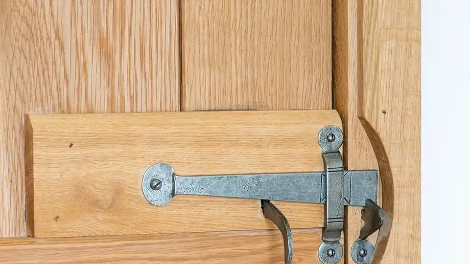 Thumb latches - types of sliding door latches and regular locking hardware