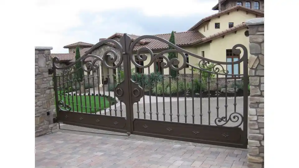 Tuscan brown iron/steel modern gate