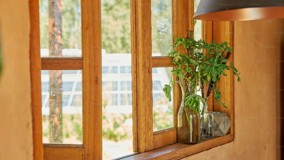 Wooden window design 