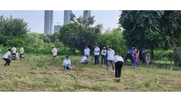 REHAU team on ground for the clean-up drive as part of the REHAU Return program for waste management and environmental preservation