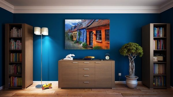 Image of skirting board tiles applied on a wall of living room