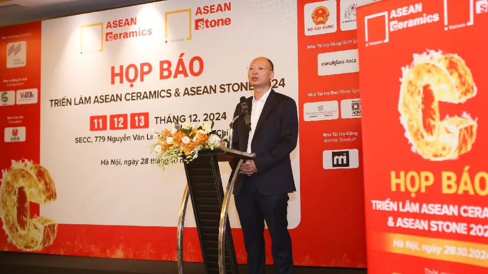 Announcement of upcoming ASEAN Ceramics & Stone 2024 exhibition at recent press conference